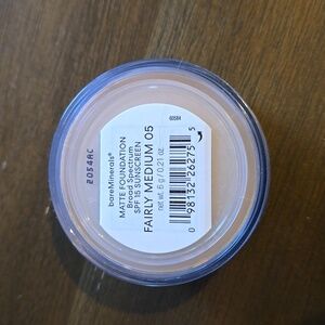 BareMinerals Matte Foundation, new, never opened, shade 05 Fairly Medium